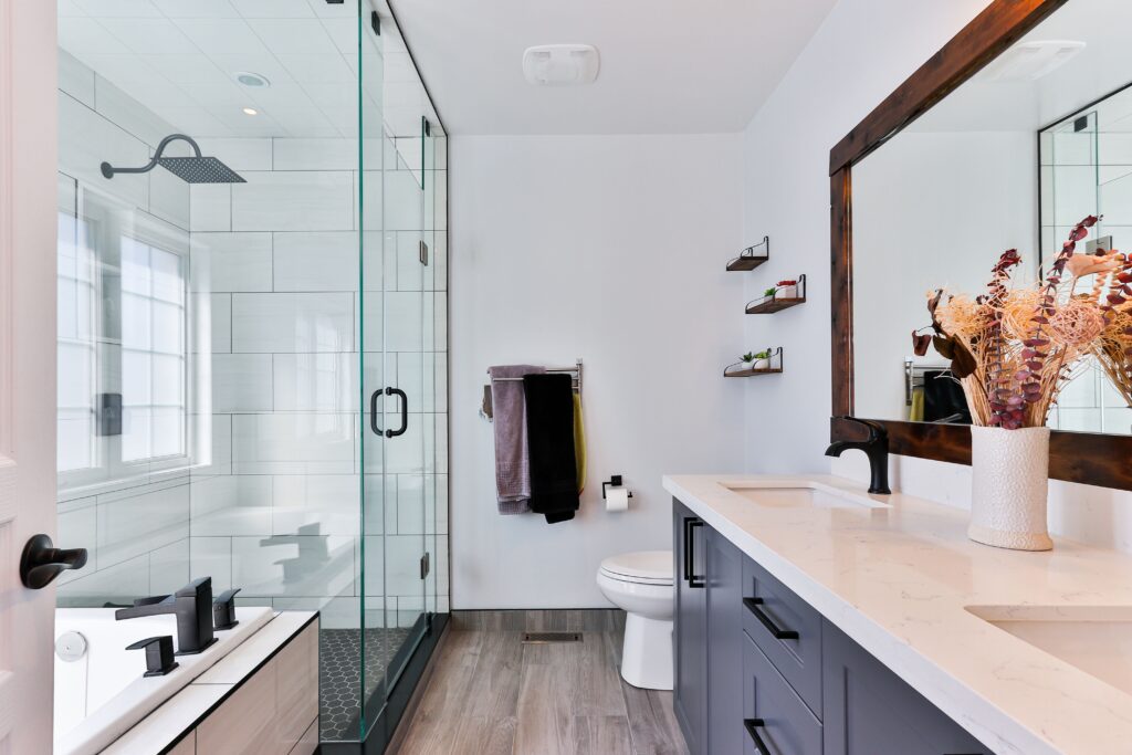 Ceramic Tiling Bathtub Grapevine